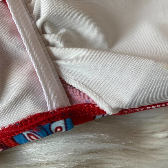 MinkPink Red Strapless Floral Bandeau Bikini Top Sz L - Picture 10 of 11